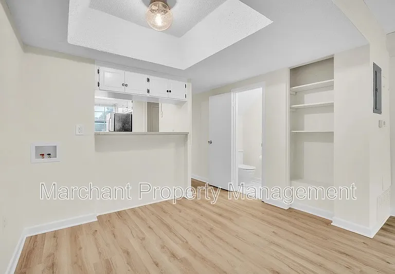 2530 E North St #11-B — Photo 4
