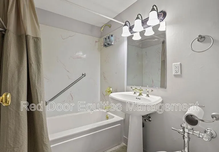 123 N Broad St #201 — Photo 14