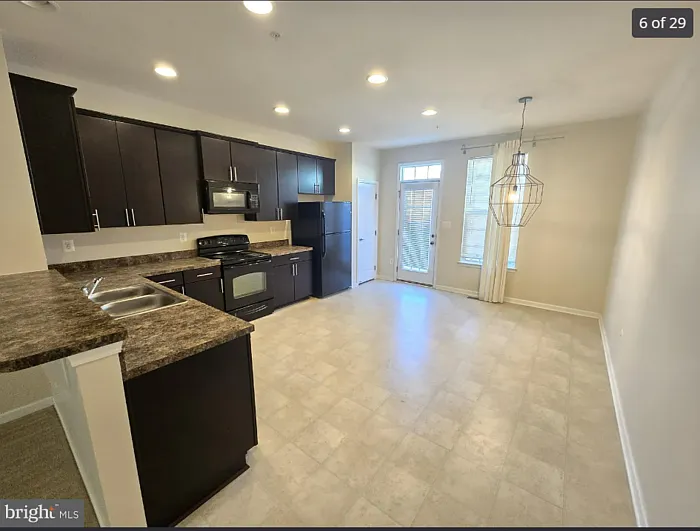 700 S Macon St — Photo 6