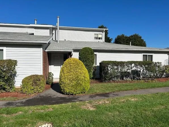 765 Williamsburg Cir, Warwick, RI 02886