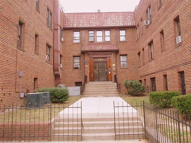 103 Kennedy St NW, Apt 1 — Photo 1