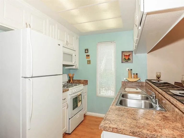 Briarwood Apartments — Photo 63