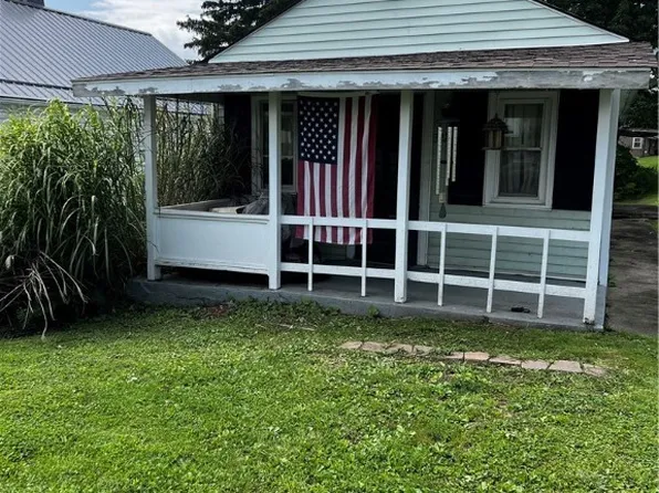 322 Franklin St, Barnesville, OH 43713