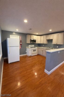 726 E 6th St #2, Plainfield, NJ 07062