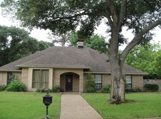 105 Willowbrook Dr, Athens, TX 75751