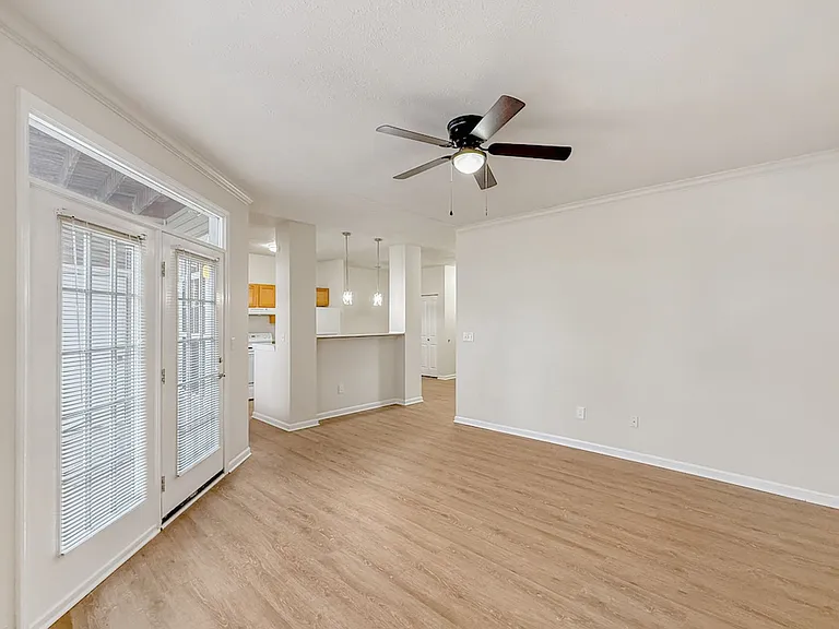 702 Beachfront Dr — Photo 10