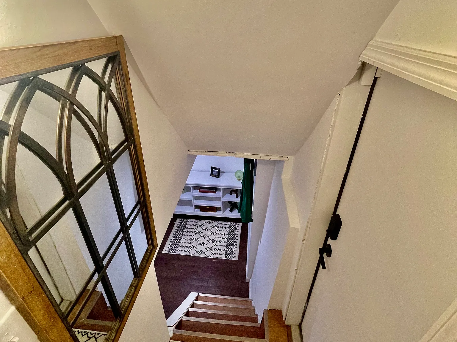 1 bed, 1165 sqft, $1,900 — Photo 2