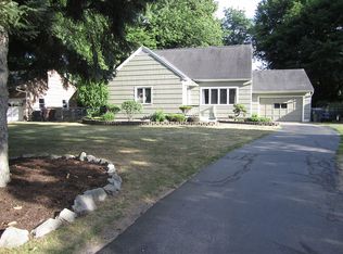 463 Hollywood Blvd, Webster, NY 14580