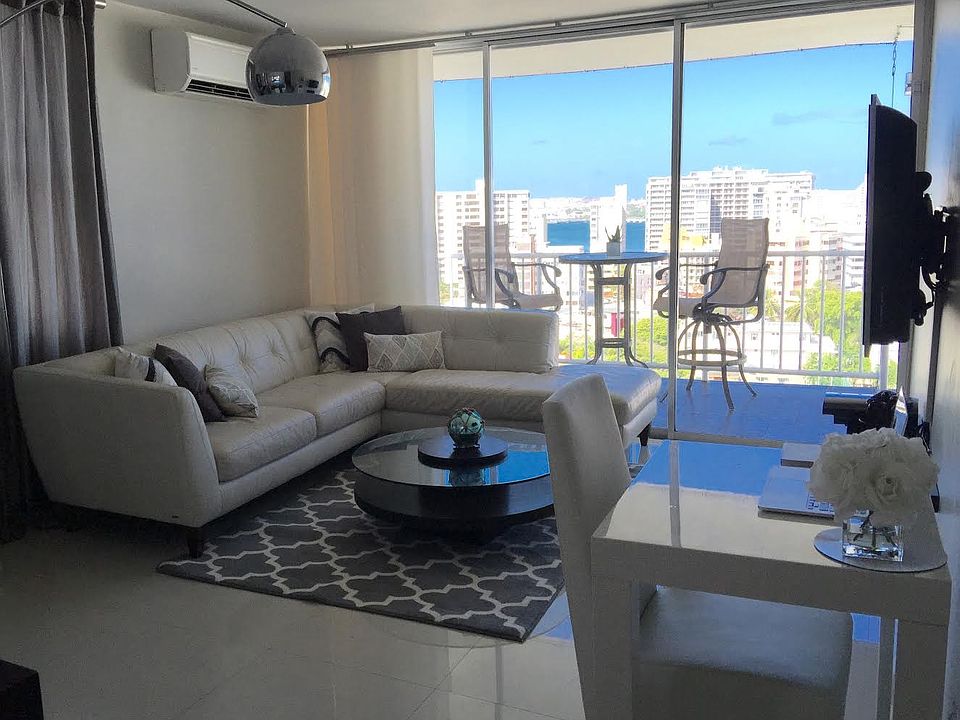 Living room with panoramic views and 48 inch plasma tv