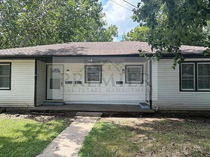 1316 N Main St