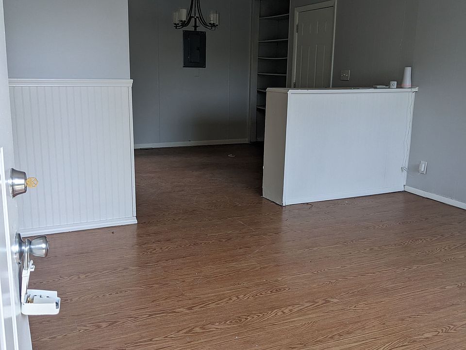 1st image of 9852 Maurine Dr