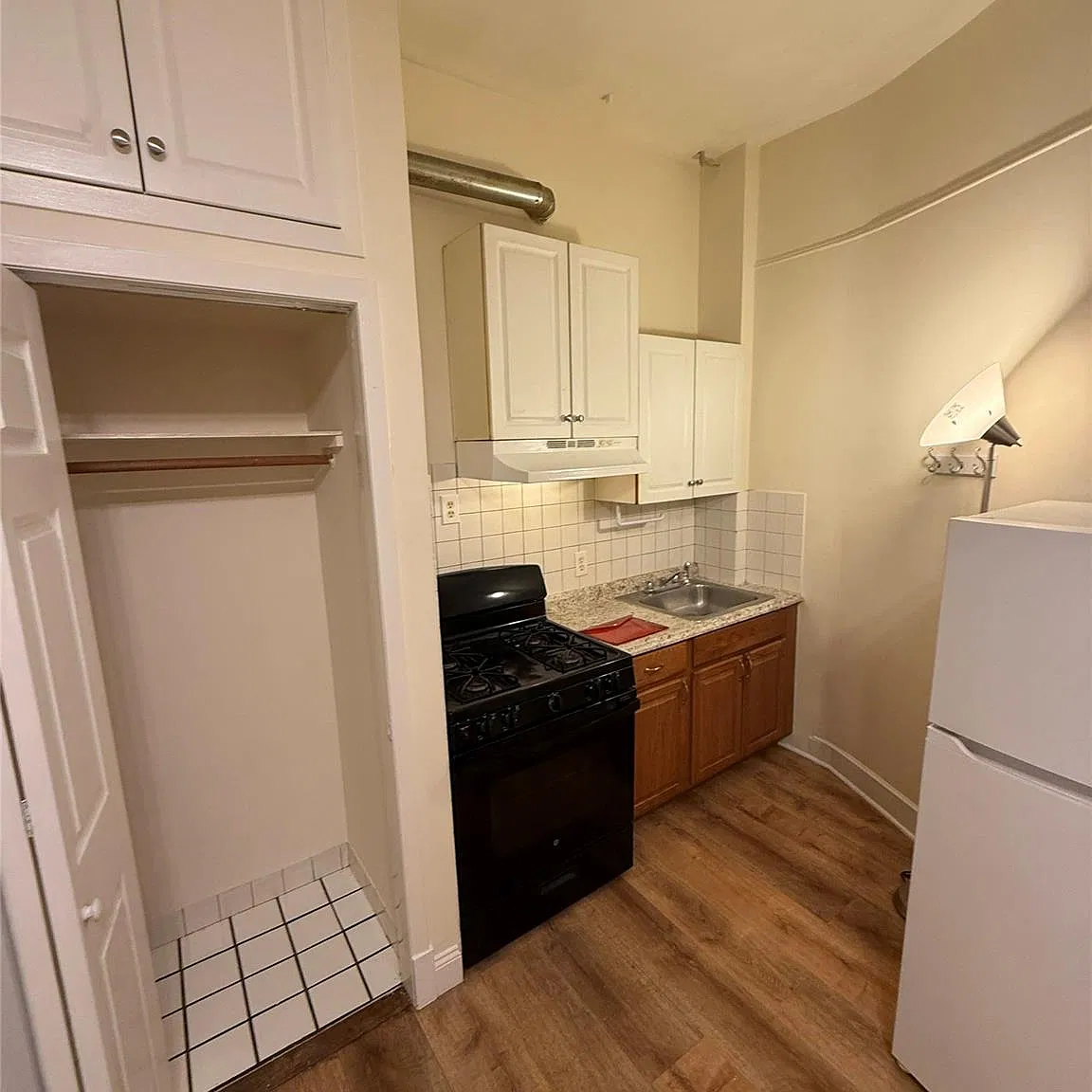 180 Willow St — Photo 2