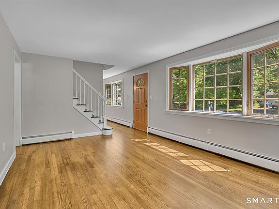 3rd image of 31 Piper Lane