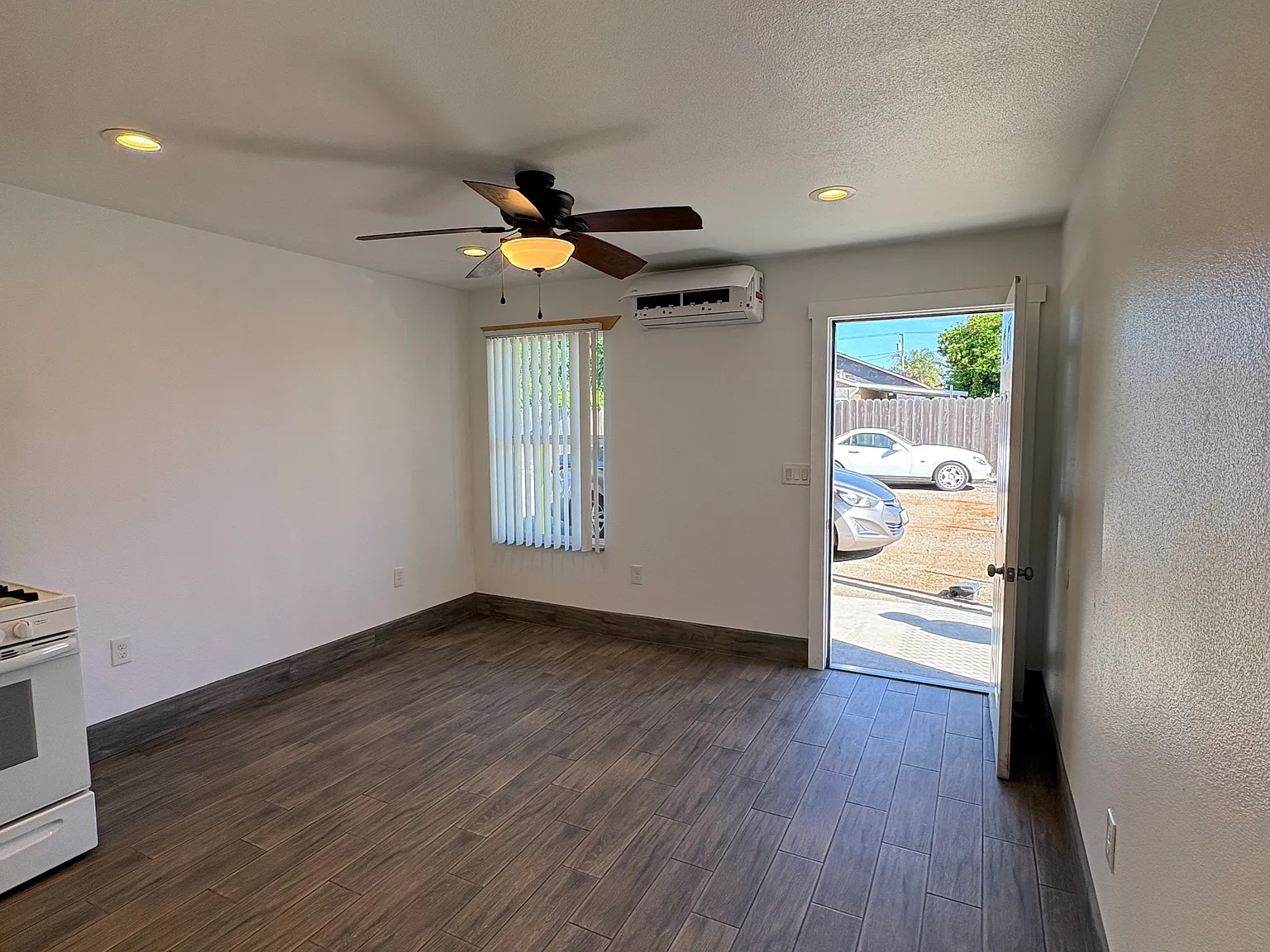 1 bed, $1,600 — Photo 2