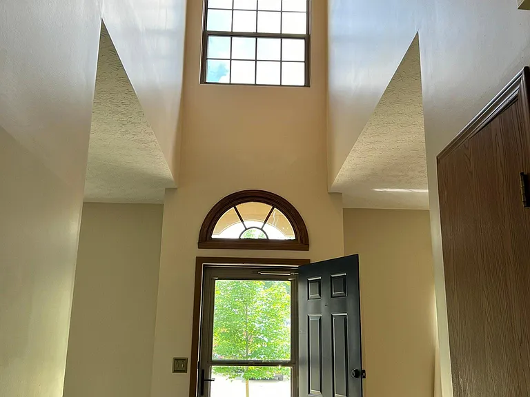758 N Starr Dr — Photo 5