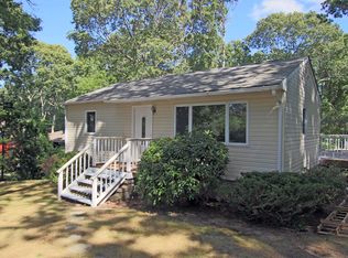 58 Knoll Rd, Southampton, NY 11968