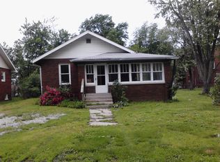 411 Southard Pl, South Roxana, IL 62087