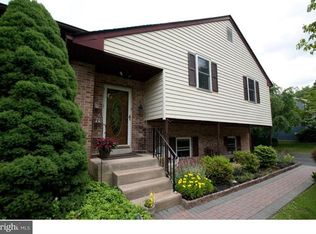 110 Ashbrook Ln, Aston, PA 19014