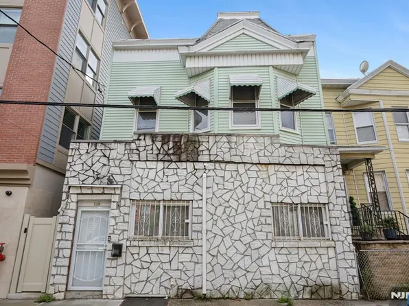 220 Garfield Avenue, Jersey City, NJ 07305