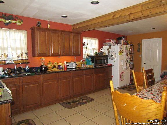 4th image of 319 Clovis Pl