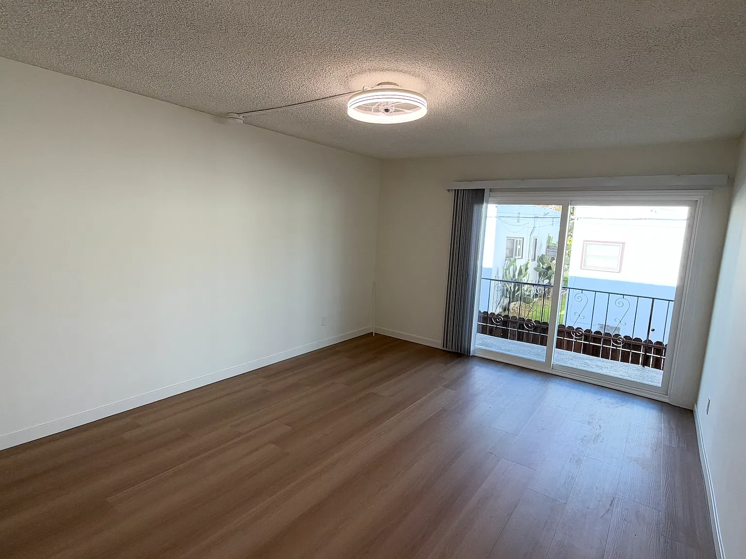 1 bed, 750 sqft, $2,400 — Photo 3