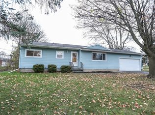 96 Princess Dr, Henrietta, NY 14467