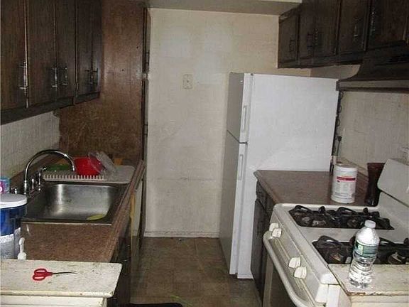 2nd image of 78 Artist Lake Dr