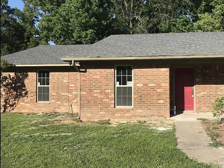 5903 Hampton Pkwy — Photo 2