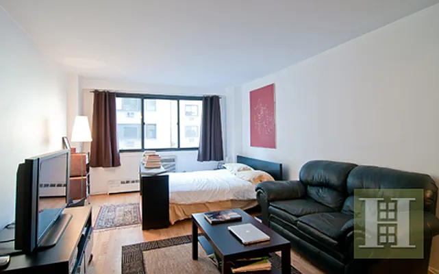 Rented by Halstead Real Estate | media 2