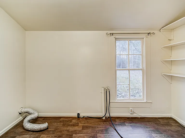 1290 Reavis Mountain Rd — Photo 8