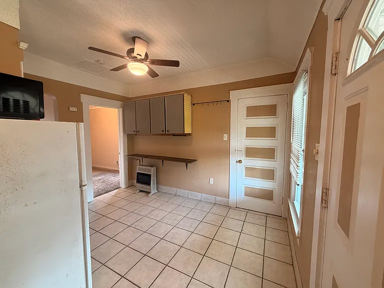212 Craton St #3 — Photo 4