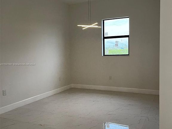 4th image of 1054 Fayette Ave