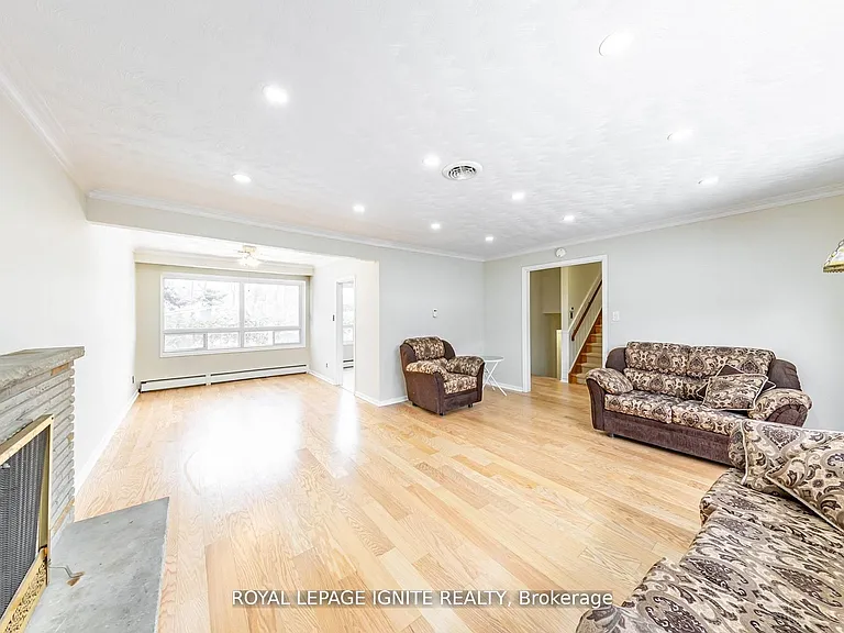 83 Deep Dene Dr #MAIN — Photo 18