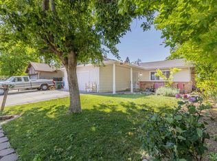 1215 Woodvale Dr, Dixon, CA 95620