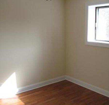 3rd image of 5348 N Cumberland Ave APT 320