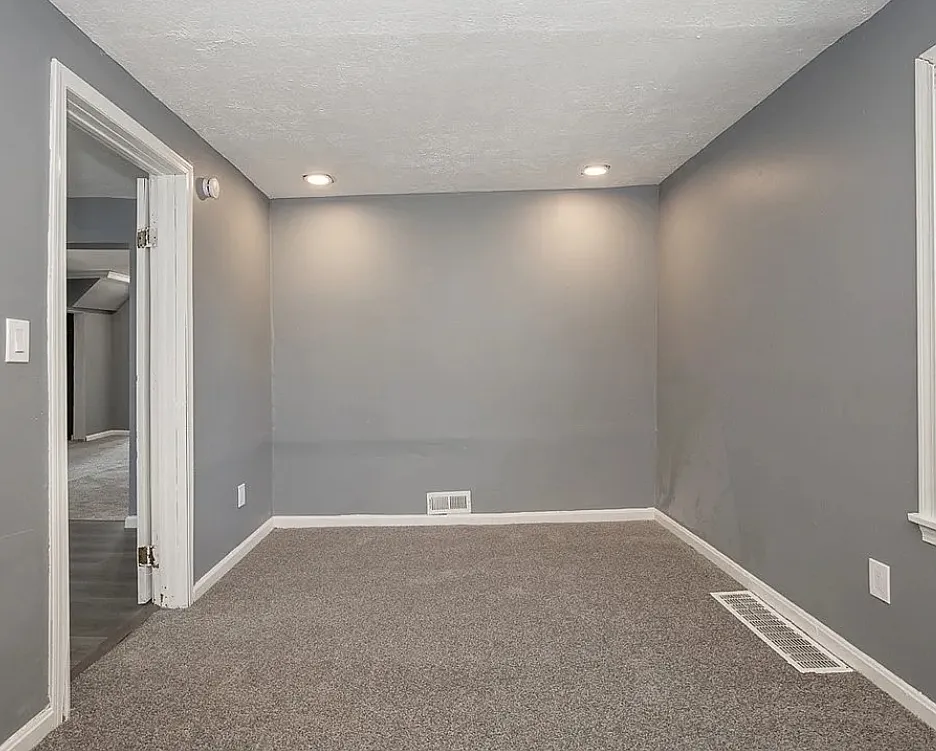 2 bed, 706 sqft, $1,000 — Photo 4