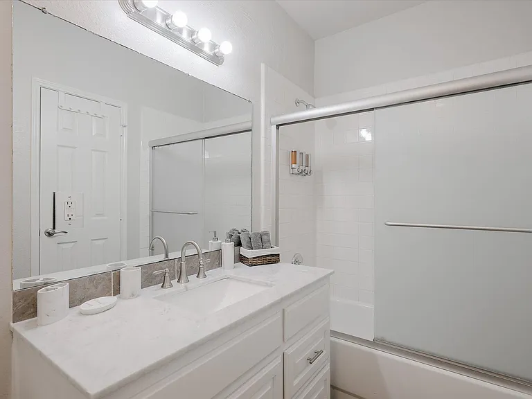 2620 Bordeaux Dr — Photo 42