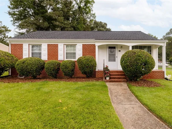 217 Deerfield Dr, Petersburg, VA 23805