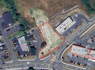 868 Topsail Rd, Mount Pearl, NL A1N3J9