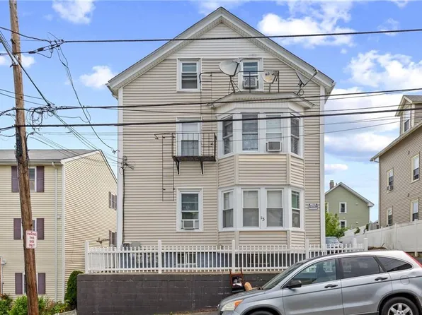 23 Tiffany St, Central Falls, RI 02863