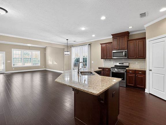 4th image of 2226 Kendall Park Dr