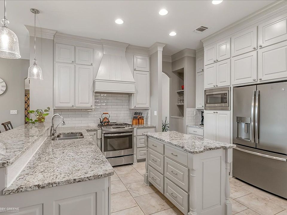 1st image of 1023 Spanish Moss Cir
