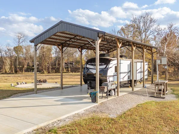 6425 Cravens Rd, Savannah, TN 38372