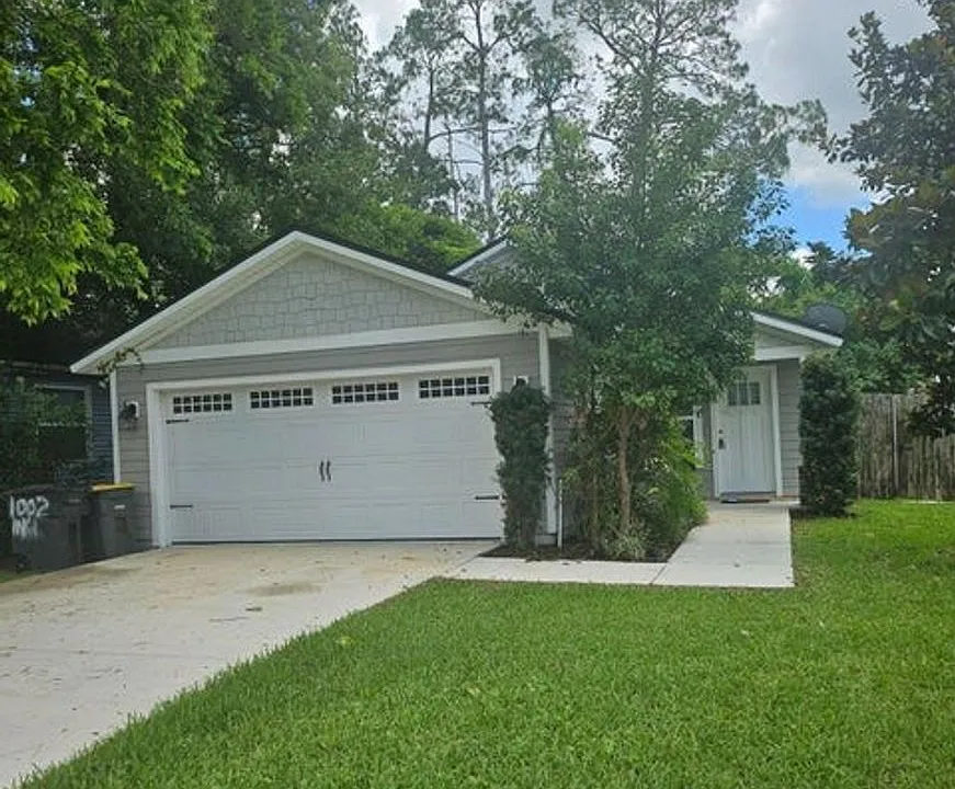 1002 Ingleside Ave