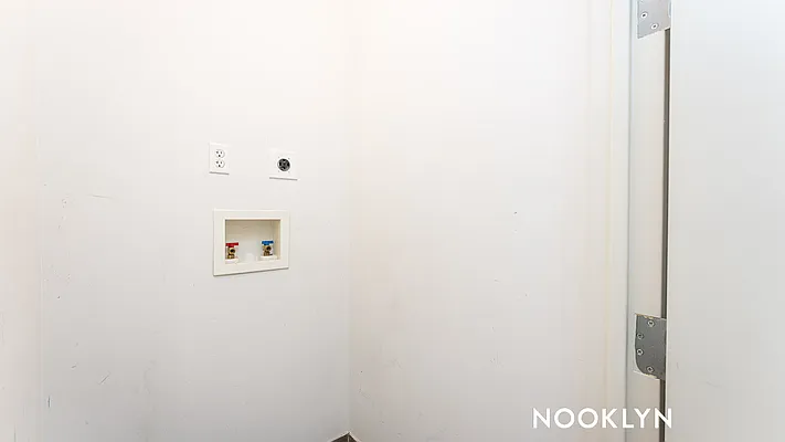 Rented by Nooklyn NYC LLC | media 73