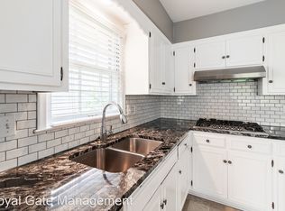 9606 Beverly St, Overland Park, KS 66207