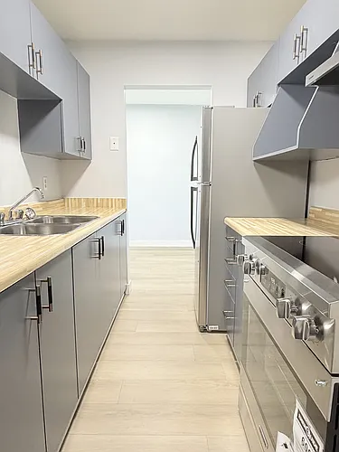 2940 Elsmere Ave Photo 1