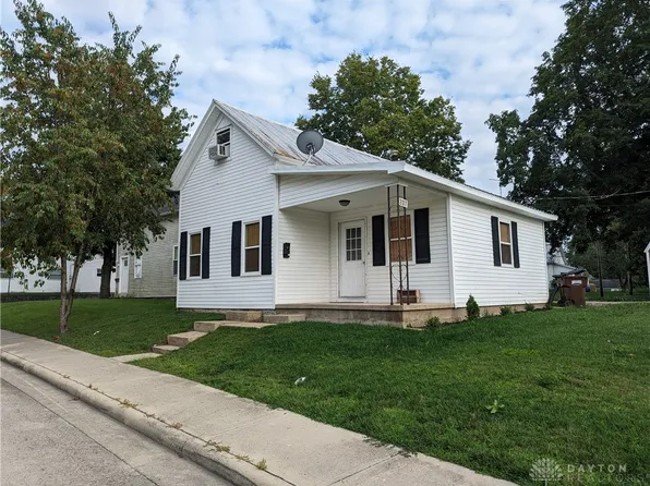 207 E Walnut St, New Paris, OH 45347