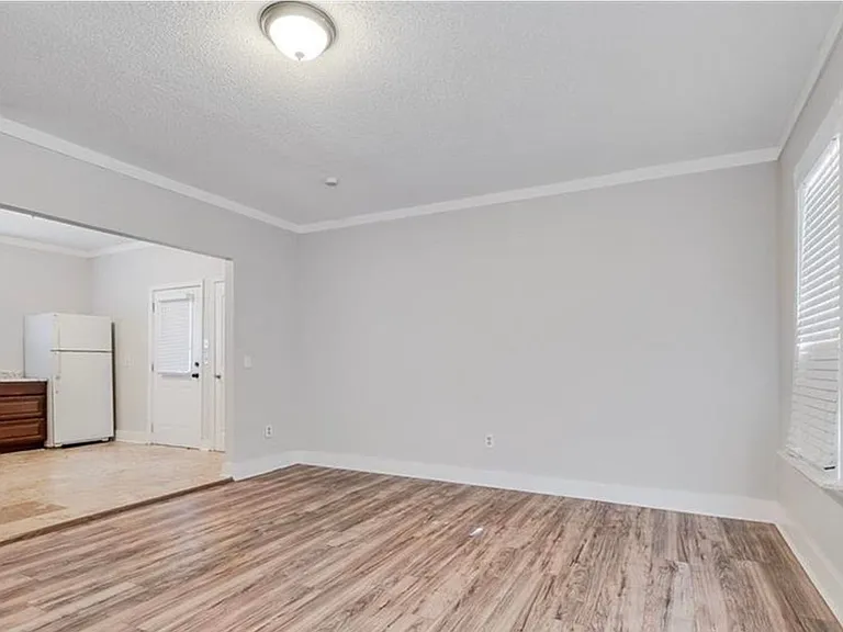 508 E Liberty St — Photo 10