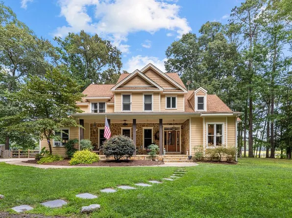 12155 Fenwood Ct, Smithfield, VA 23430